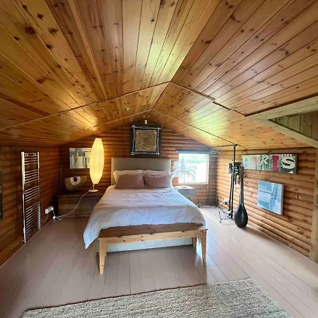 Dublin Seaview 公寓 *